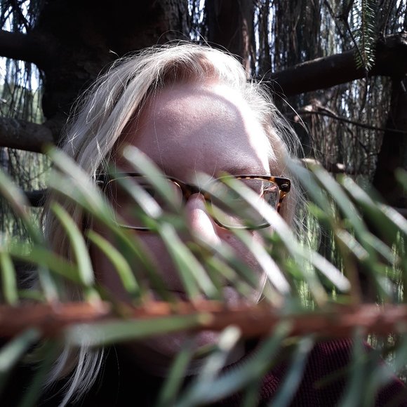 Meet your Posher, Sarah - Picture 1 of 3